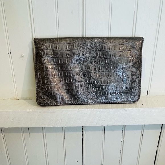 NWT  Nine West vegan leather snakeskin envelope clutch purse bronze - Picture 5 of 7